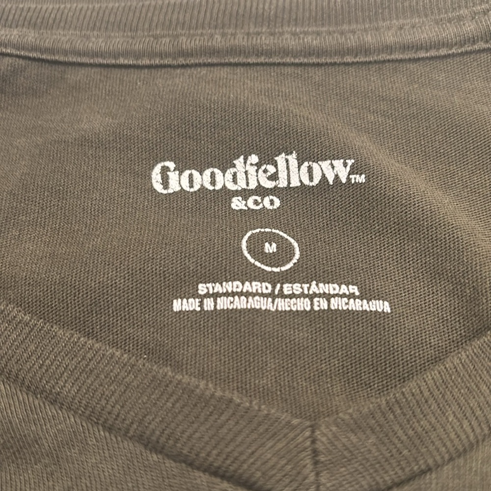 Goodfellow & Co Black Tee and Airwalk Camo Shorts Set - Picture 2 of 7
